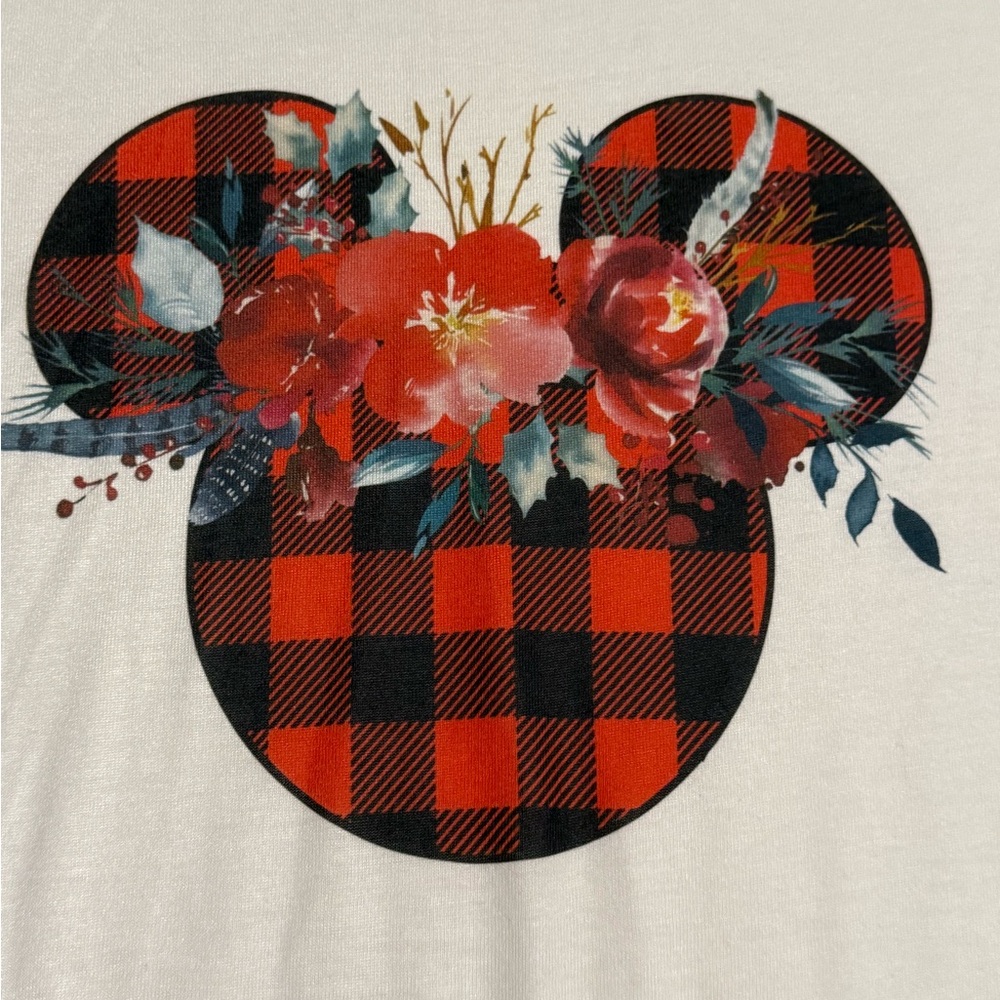 Disney holiday tee shirt